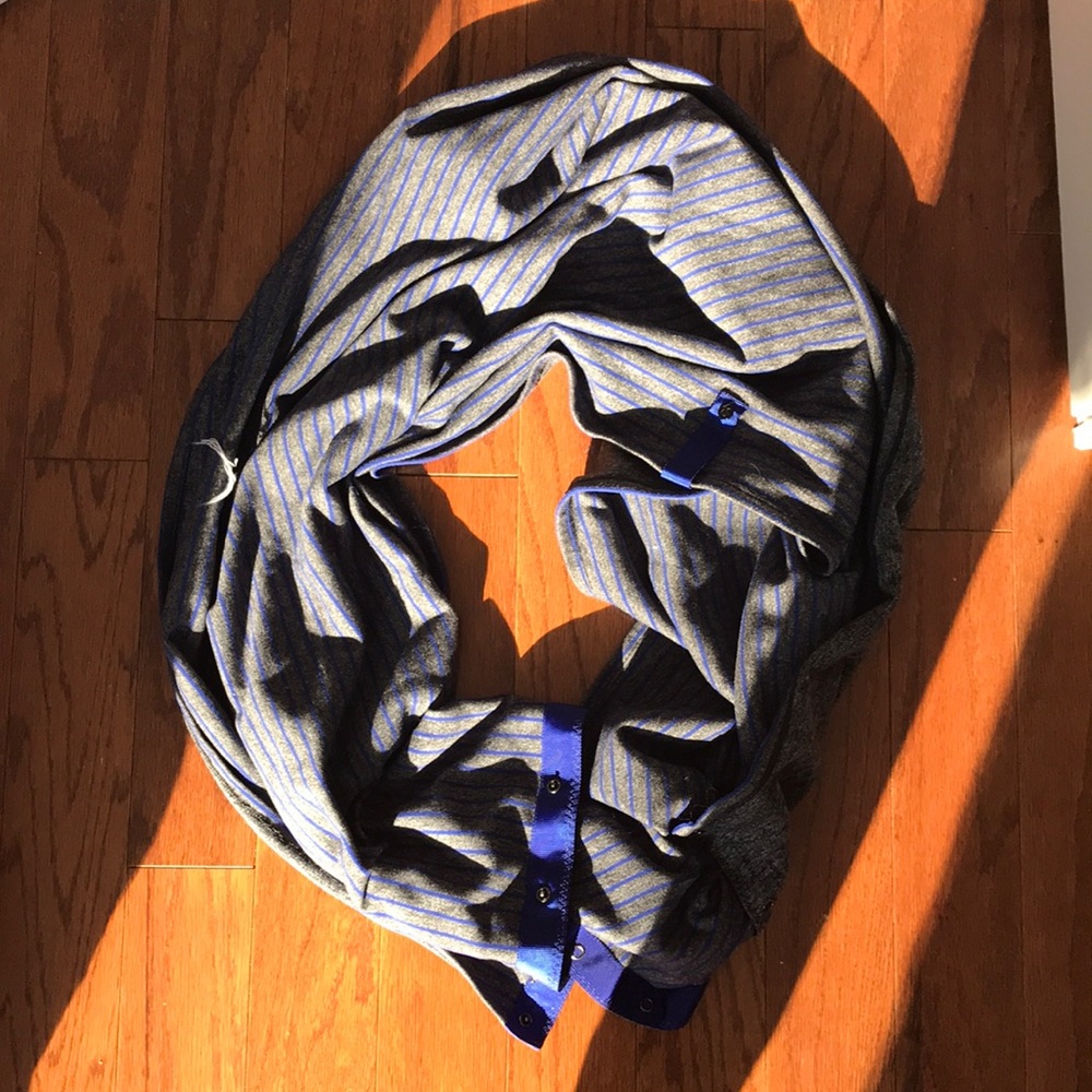 Lululemon Reversible Vinyasa Scarf